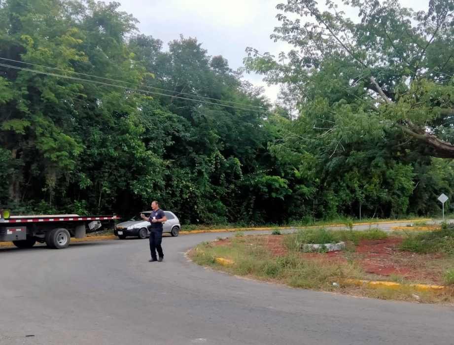 Red Ram pickup truck involved in fatal accident on federal highway