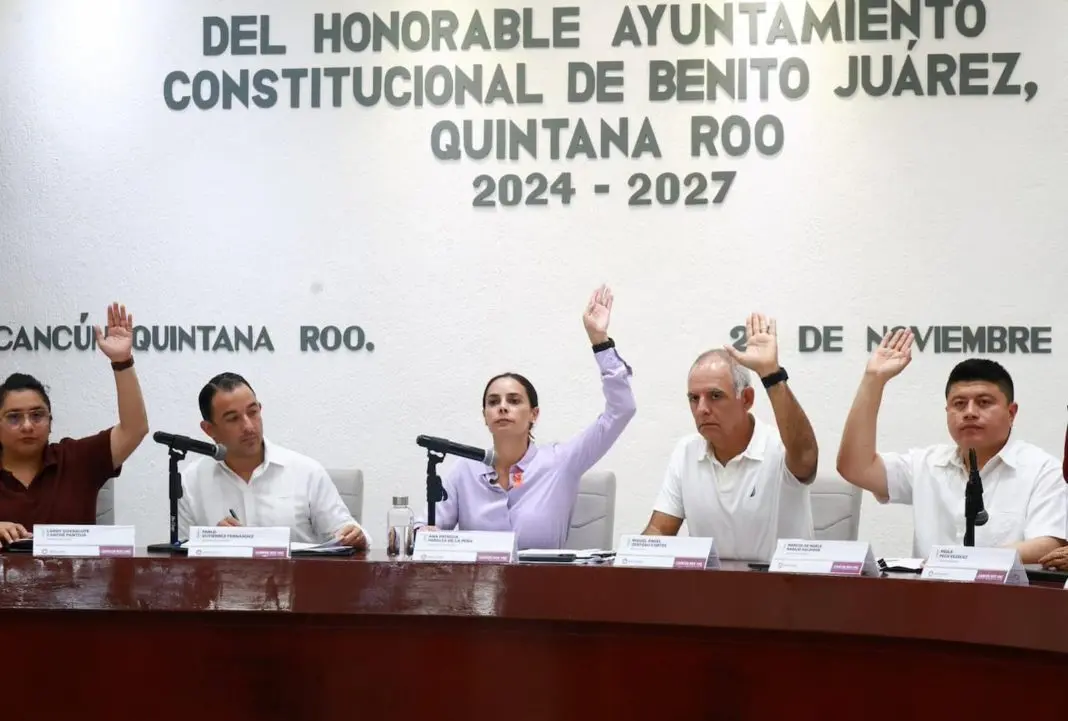 Cancún city council session approving property tax subsidies for 2026