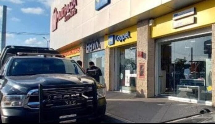 Exterior of the Coppel store on Lakin Avenue in Cancún where an attempted theft occurred