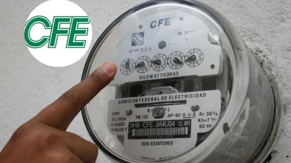 a person pointing at an electric meter with a CFE logo in the corner