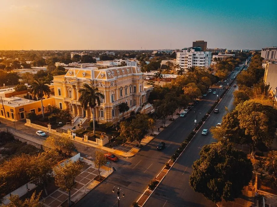 A view of Paseo de Montejo boulevard in Mérida, Yucatán