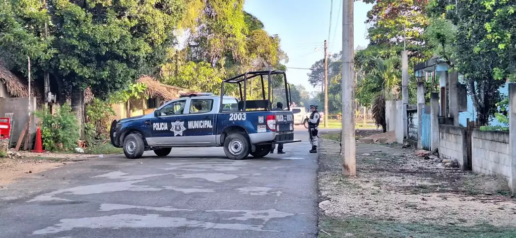 Community members in Señor expressing fear and distrust