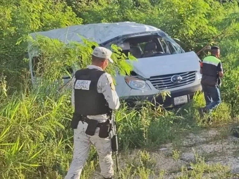 Emergency response at the accident site in Buenavista, Bacalar