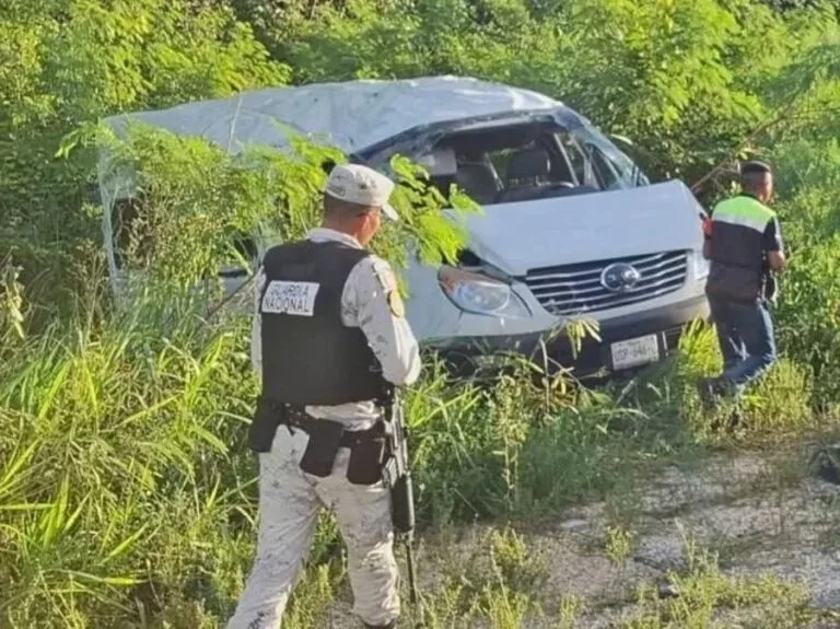 Emergency response at the accident site in Buenavista, Bacalar