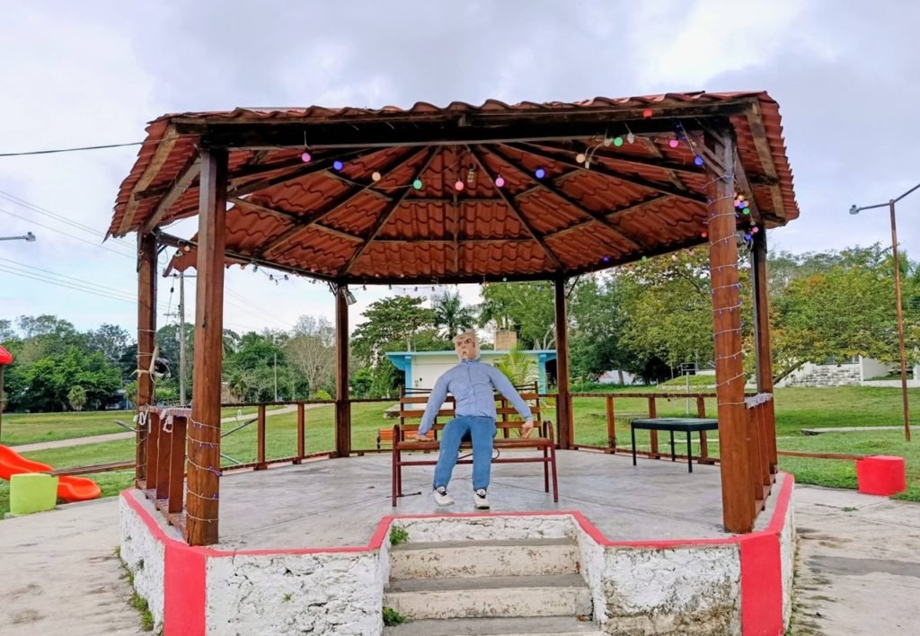 Authorities intensify surveillance to prevent burning of New Year dolls in neighborhoods and rural communities