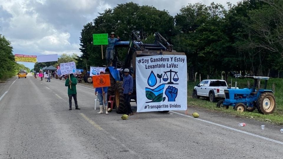 Farmers protesting water law reform in Bacalar Quintana Roo