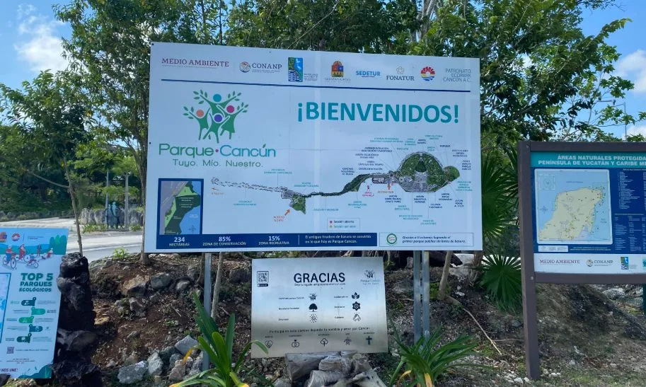 Aerial view of Cancún Park showing recreational facilities and green spaces