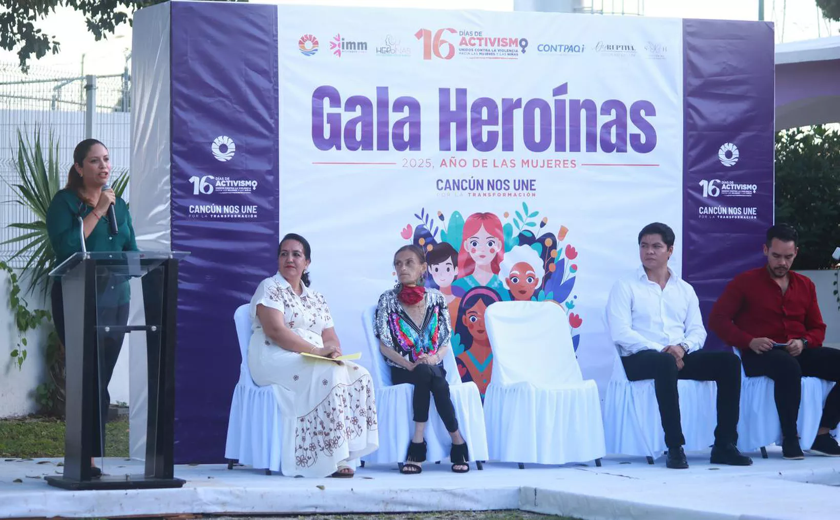 Cancún women economic development event participants