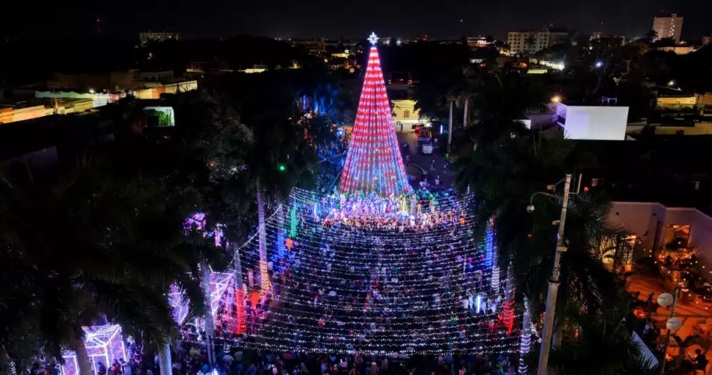 Announcement of various activities in neighborhoods and communities within the Mérida Brilla Christmas festival