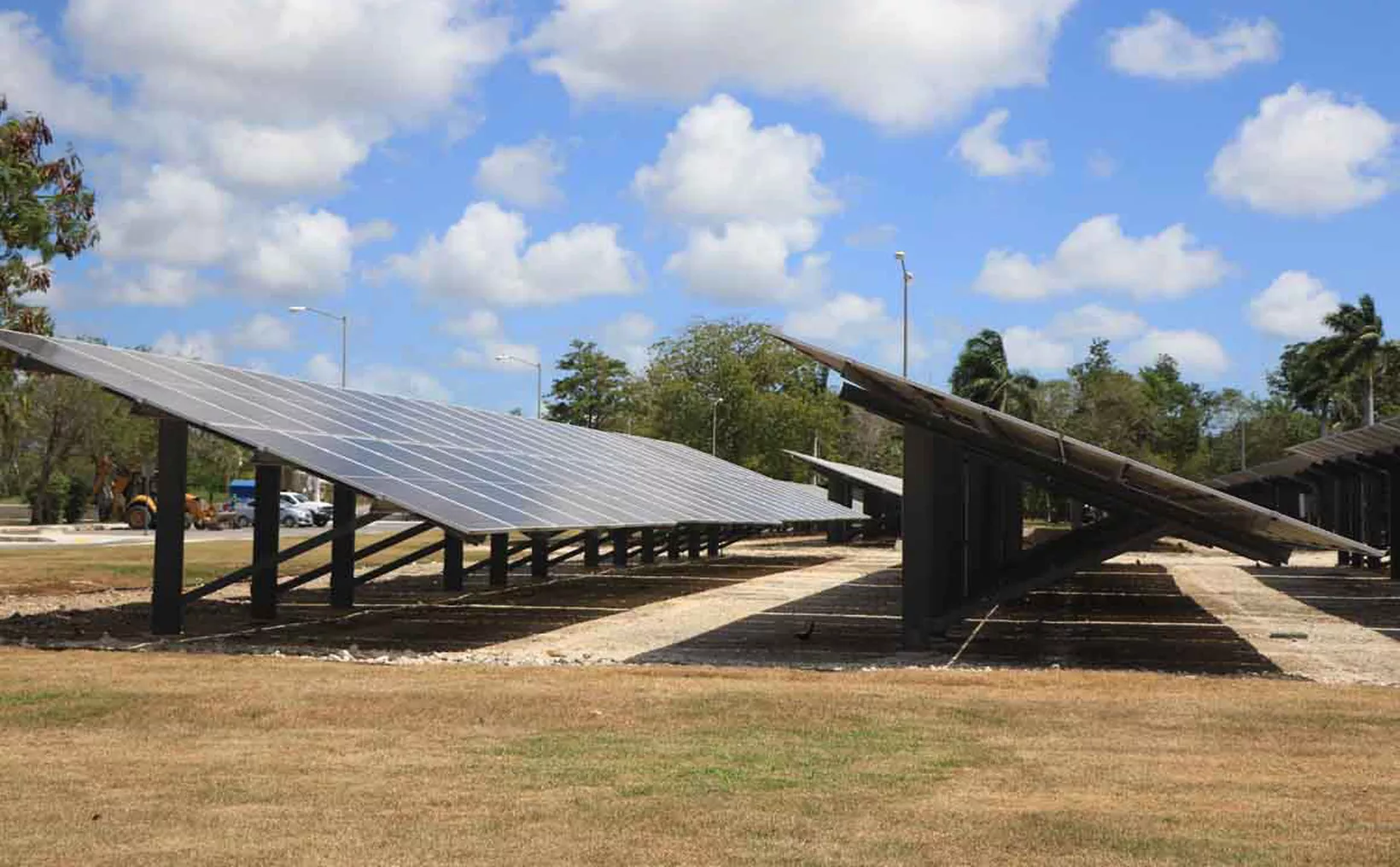 Emilia Calleja presents solar power project for Quintana Roo