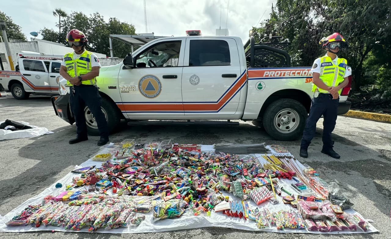 Civil Protection personnel conducting a fireworks seizure operation in Playa del Carmen