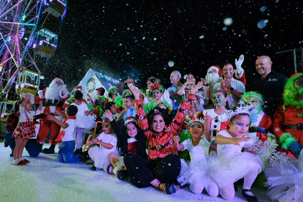 Governor Mara Lezama inaugurating Christmas Villages at Tajamar Boardwalk in Cancún