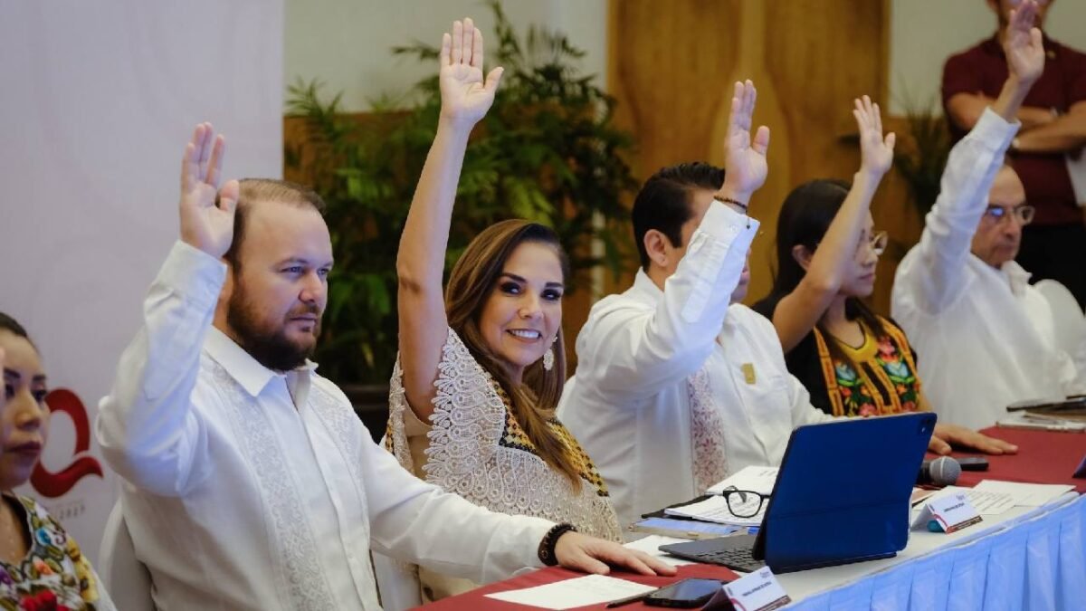 Governor Mara Lezama presenting Quintana Roo's strategic development plan