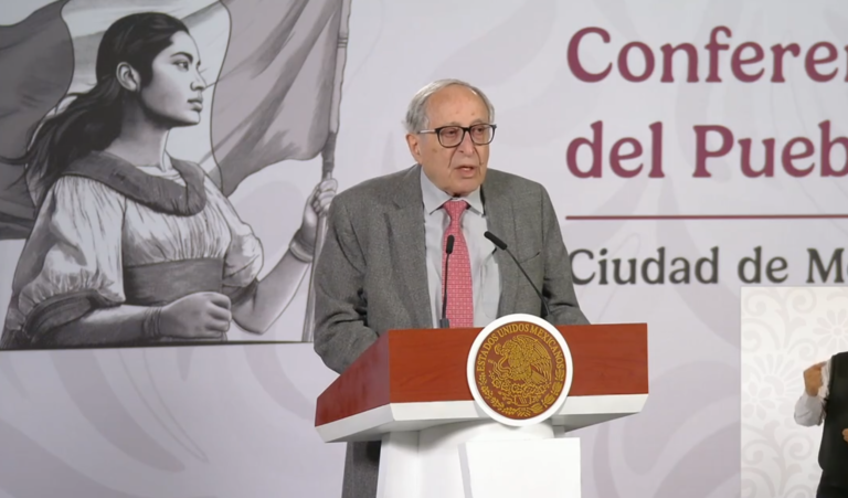 Health Secretary David Kershenobich speaking at a press conference about H3N2 variant