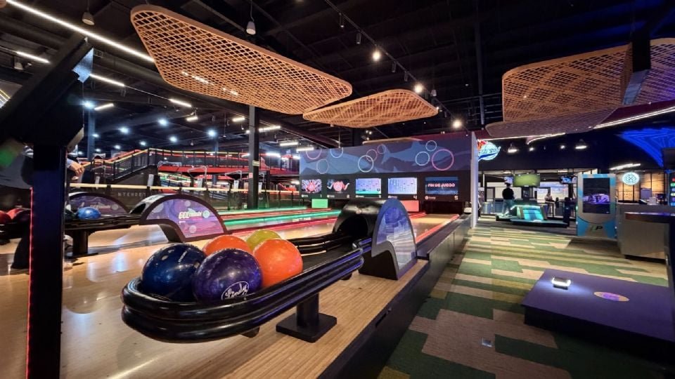 The new bowling attraction at Intrépoli entertainment center in Grand Outlet Riviera Maya