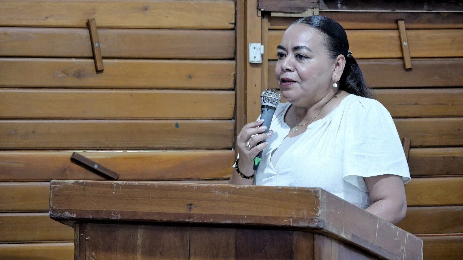 Illustration of workplace chair law compliance in Quintana Roo