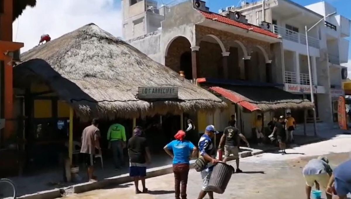 Restaurant workers in Mahahual gathered to protest their exclusion from Royal Caribbean's Perfect Day project