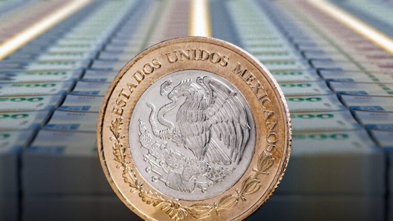 Chart showing the Mexican peso exchange rate strengthening to 17.91 per US dollar in December 2025.