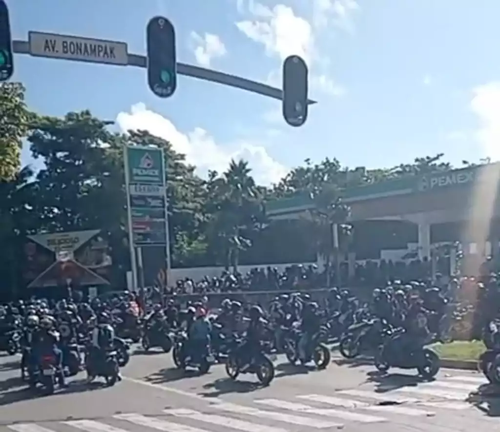 Over a thousand motorcyclists gathered for a rally in Cancún