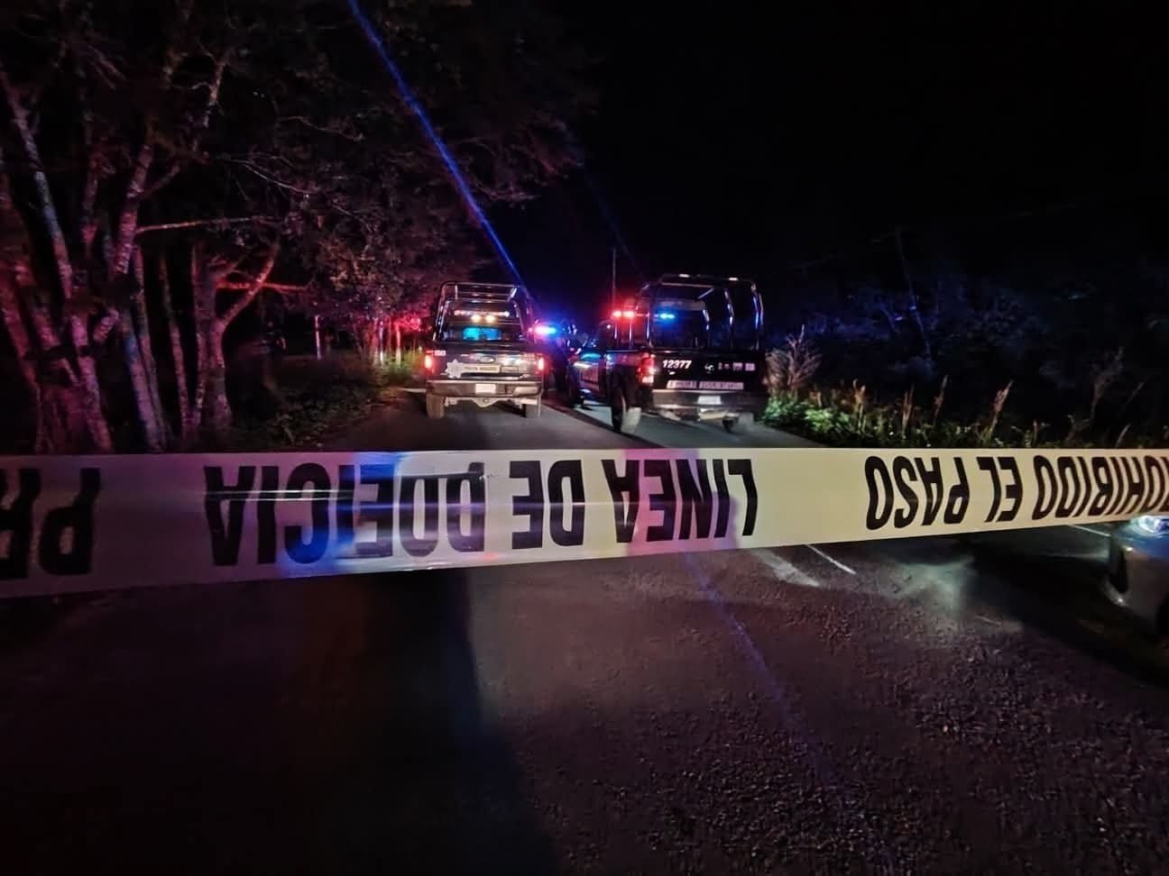 White Toyota truck involved in Cancún incident where National Guard officers were detained