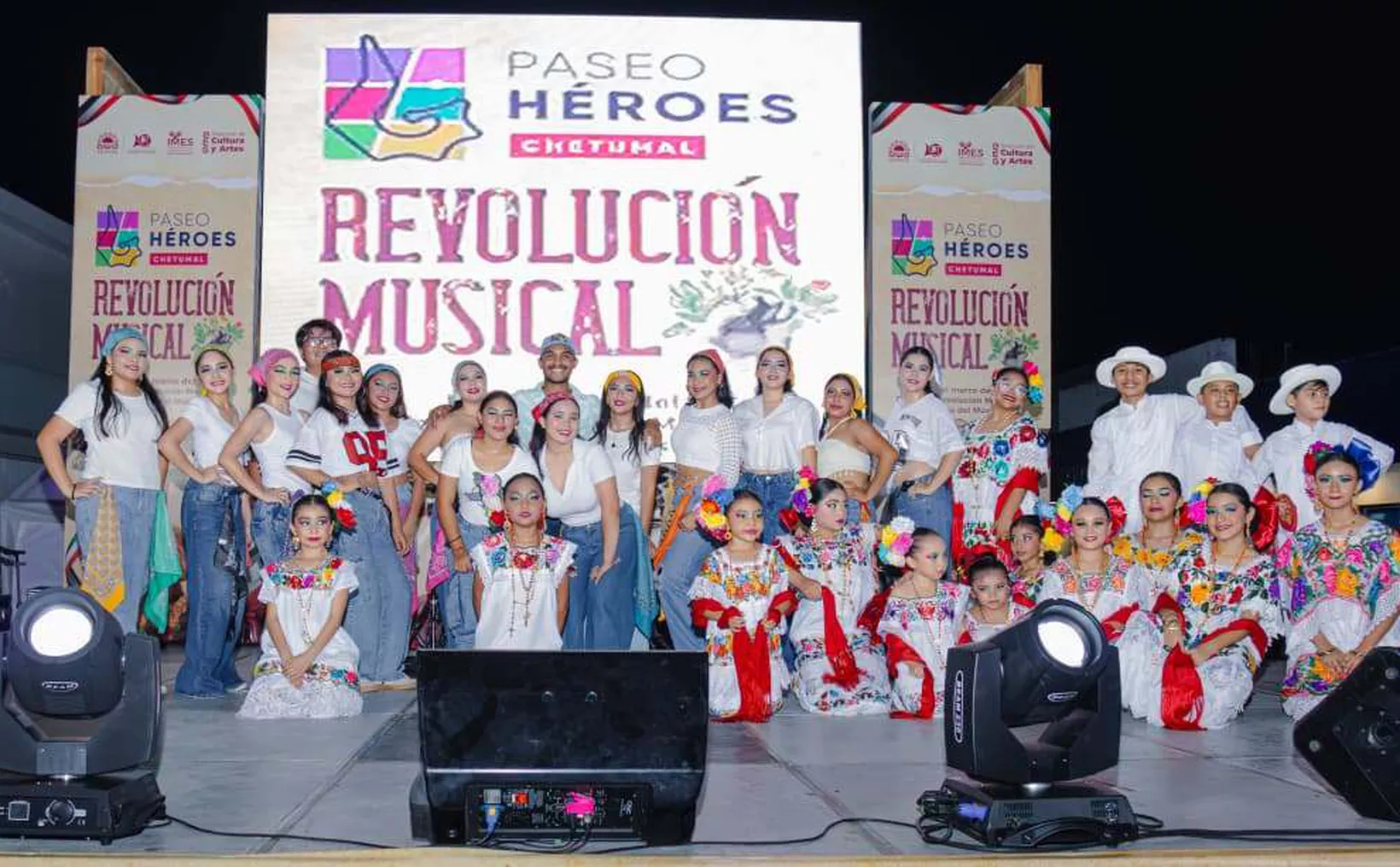 Crowd enjoying the Paseo de los Héroes event in Chetumal