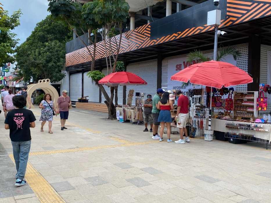 Street vendor removal operation in Playa del Carmen city center