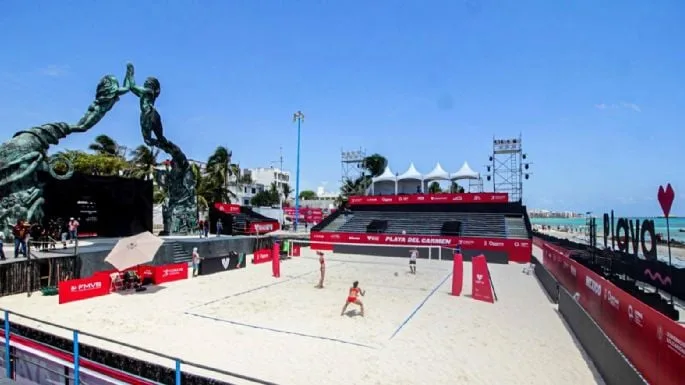 Geotubes placed on Playa del Carmen beach for World Beach Volleyball Tournament