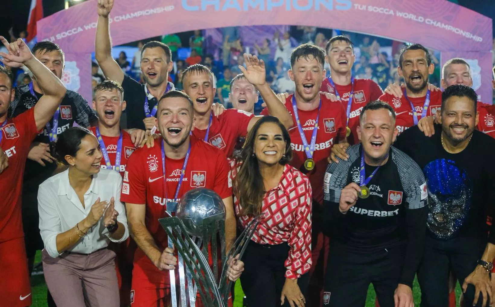 Poland celebrates victory over Mexico in the Tui Socca World Cup 2025 final in Cancún
