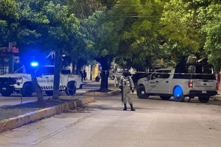 Police operation at alleged drug lab in Playa del Carmen