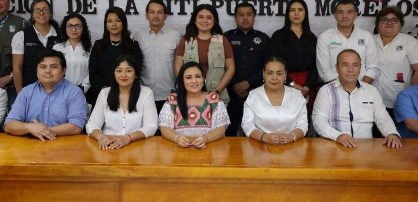 Municipal officials installing commission against child labor in Puerto Morelos