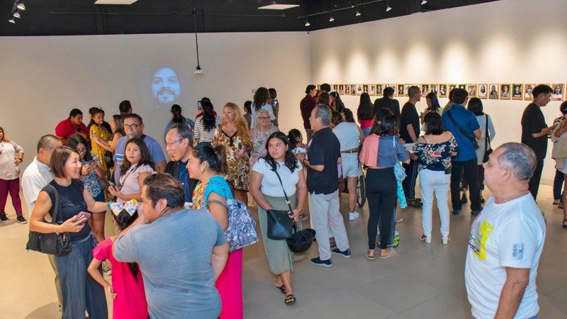 Japanese artist Ryuichi Yahagi's Se Buscan Guadalupes photography exhibition at Cozumel museum