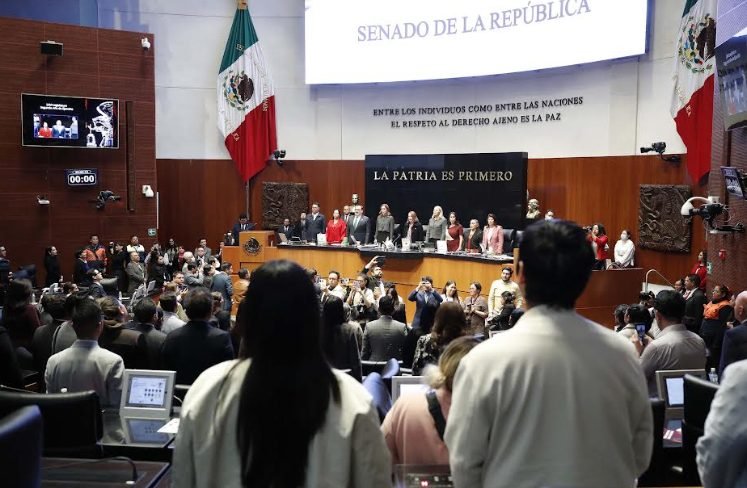 Mexican senators on vacation without approving free beach access reform