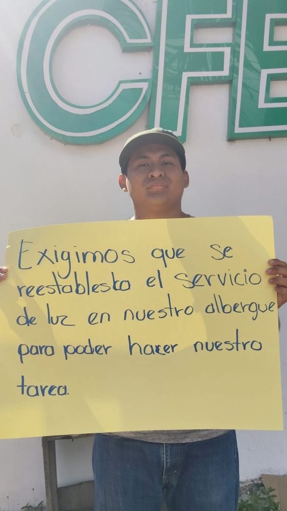 Students protesting CFE in Chetumal, Quintana Roo