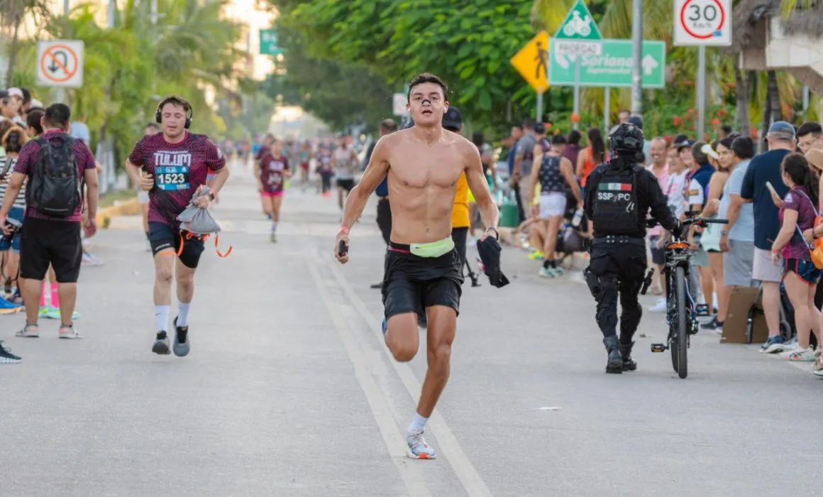 Runners participating in the Tulum Half Marathon 2025