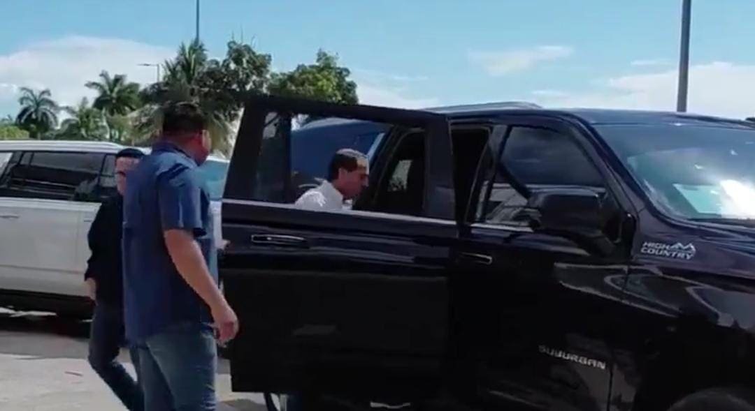 Tulum Mayor Diego Castañón traveling with security detail in luxury vehicle