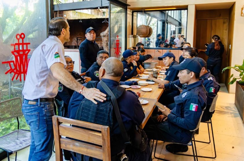 Tulum police officers and officials at holiday recognition event