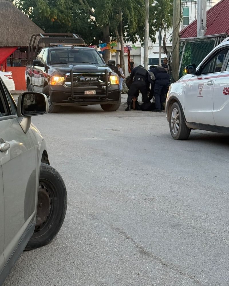 Intersection in Tulum's '5 calles' area where police detention occurred