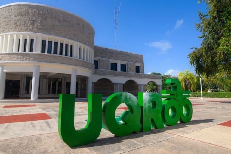 Exterior view of the Autonomous University of Quintana Roo (UQROO) campus