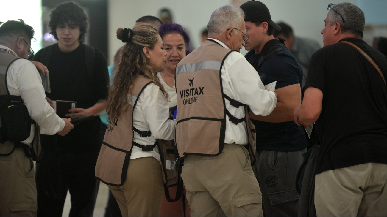 Government and business leaders warn tourists about fraudulent Visitax websites