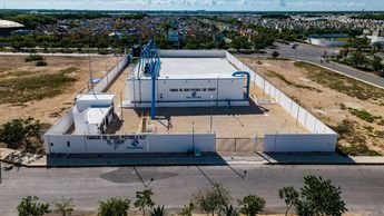 Protesters in Quintana Roo demonstrating against Aguakan's water concession