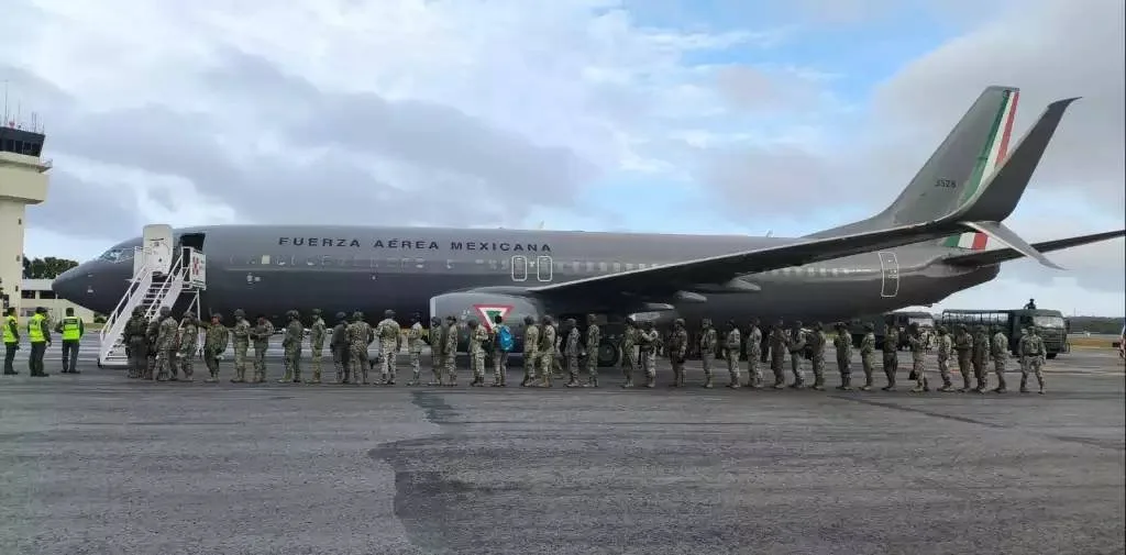 Mexican soldiers from Campeche boarding flights for deployment to northern border
