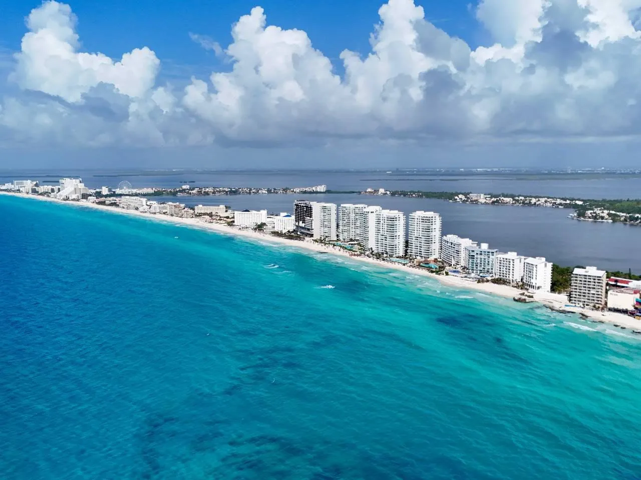 Cancun hotel occupancy during tourism crisis in Quintana Roo
