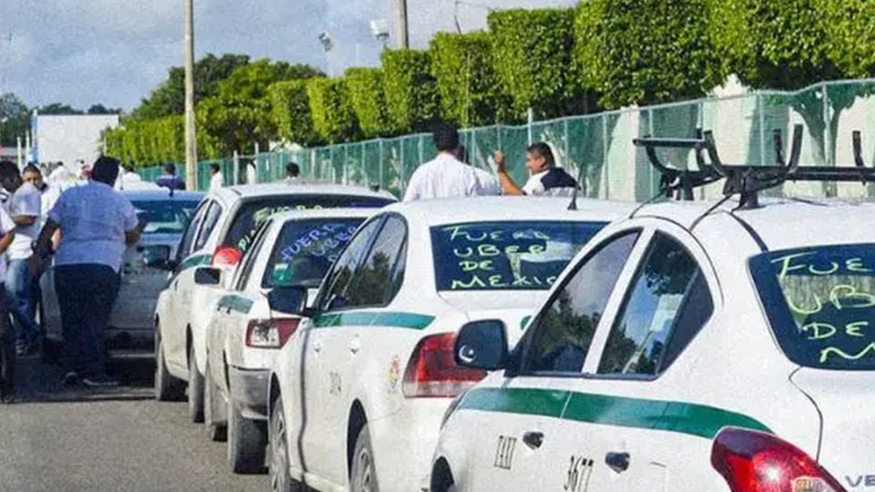 Cancún taxi with meter installation