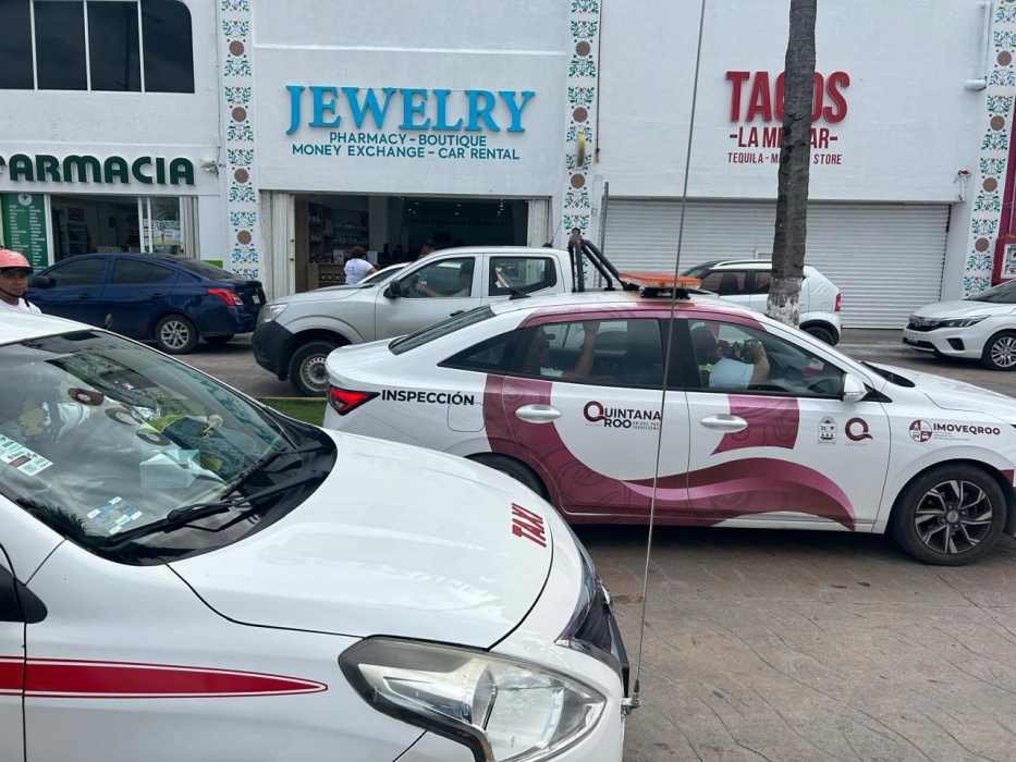 A scene in Cozumel showing traditional carriages, with discussion about transitioning to electric models.