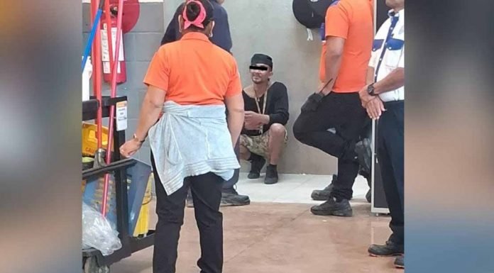 Police respond to robbery attempt at Chedraui supermarket in Villas del Mar, Cancún