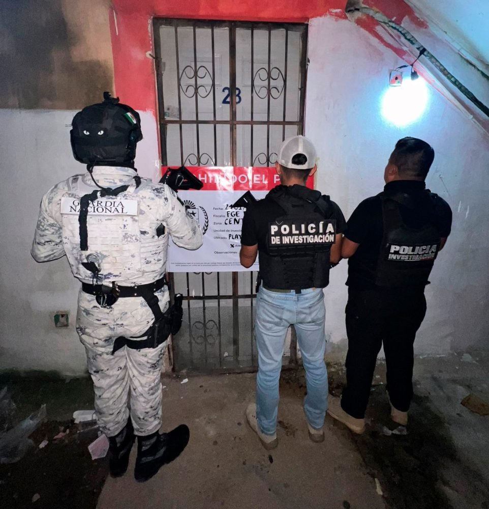 Evidence including seized drugs and tactical vests from anti-drug operations in Quintana Roo