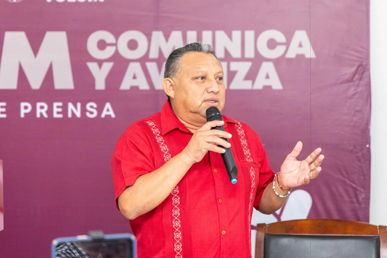 Erik Borges Yam, mayor of José María Morelos, with municipal presidents from the Maya zone in Quintana Roo