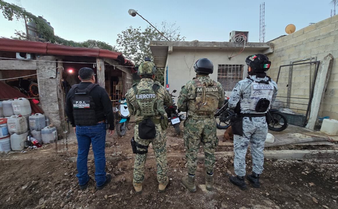 Photograph showing evidence seized during police raids in Quintana Roo, Mexico.