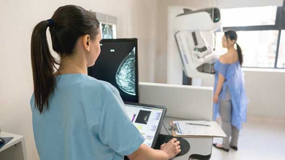 Women receiving free mammogram services in Cozumel, Quintana Roo