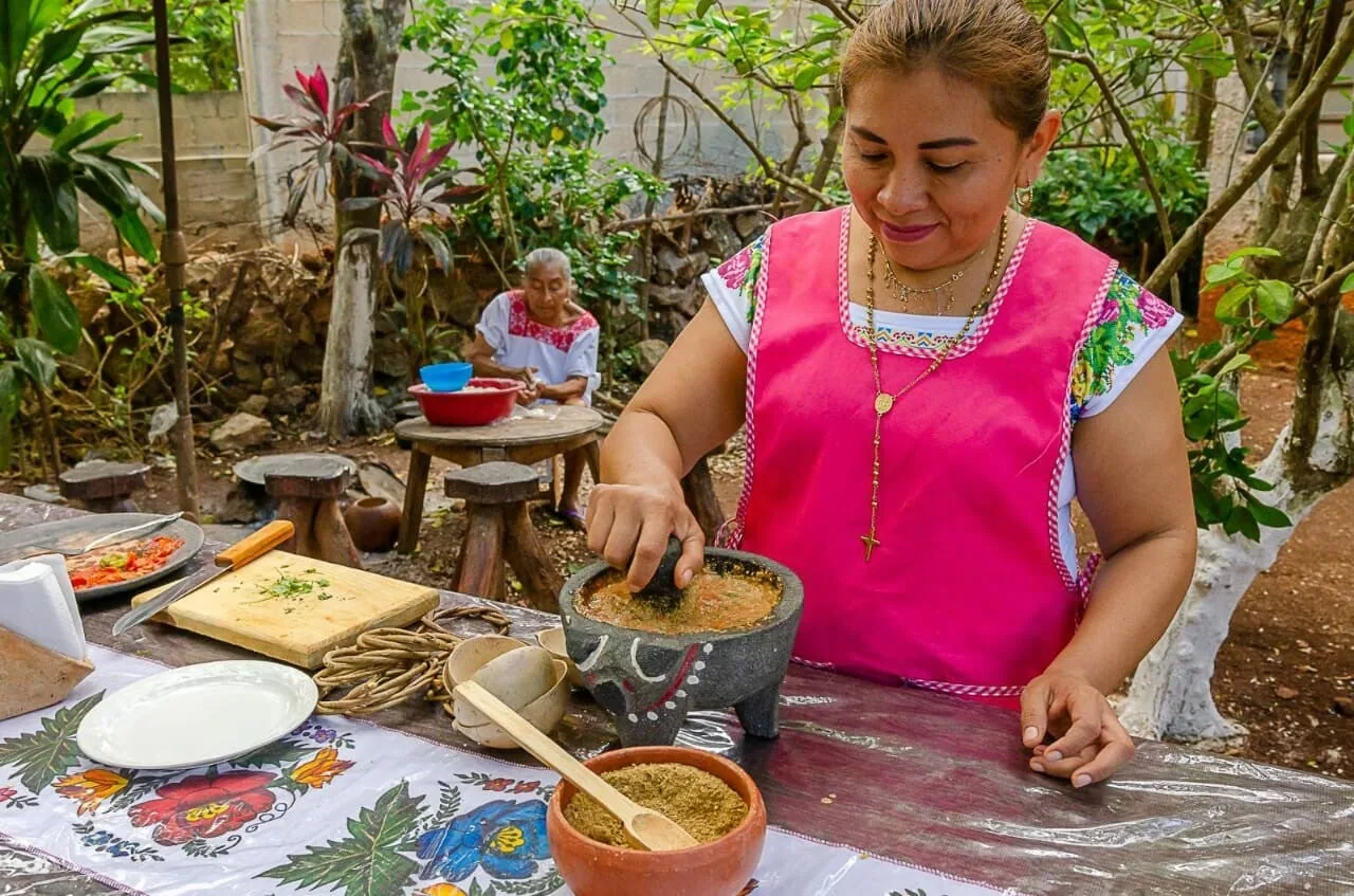 Gladys Colli, a traditional Yucatecan cook from Santa Elena, promotes ancestral cooking techniques.